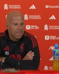 斯洛特谈基耶萨落选欧冠名单：他不满但是理解，这些天很努力训练