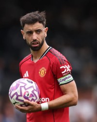 英媒：B费夏季拒绝三家沙特球队招揽，并婉拒C罗亲自邀请