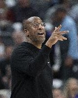 国王省钱了美记：迈克-布朗和尼克斯的合同是4年4000万美元