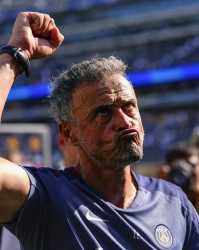 巴黎人报：虽肩锁关节骨折，但恩里克预计仍会现场指挥巴黎的比赛