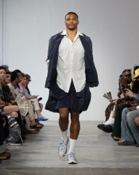 兼职模特！威少为中国设计师品牌走秀 气场十足相当有范