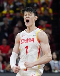 新葡京-美媒：曾凡博仍在进行背部康复治疗，八月底将前往布鲁克林